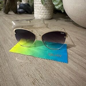 QUAY 🩵 Sunglasses